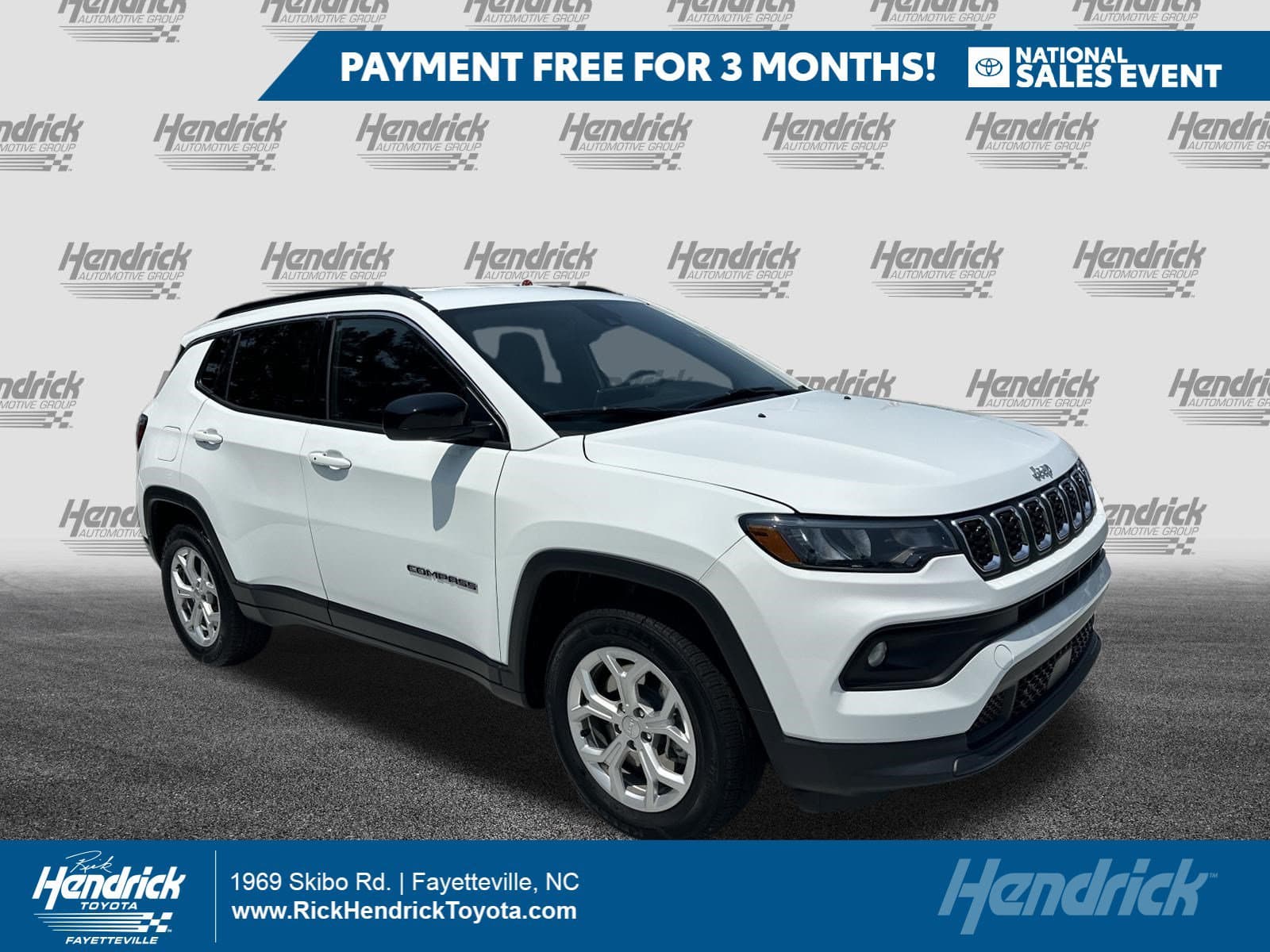 2024 Jeep Compass Latitude — photo 1 of 52