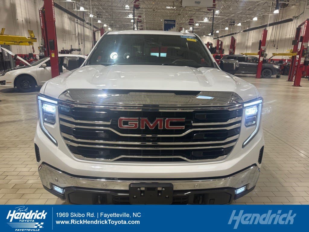 2022 GMC Sierra 1500 SLT — photo 1 of 26