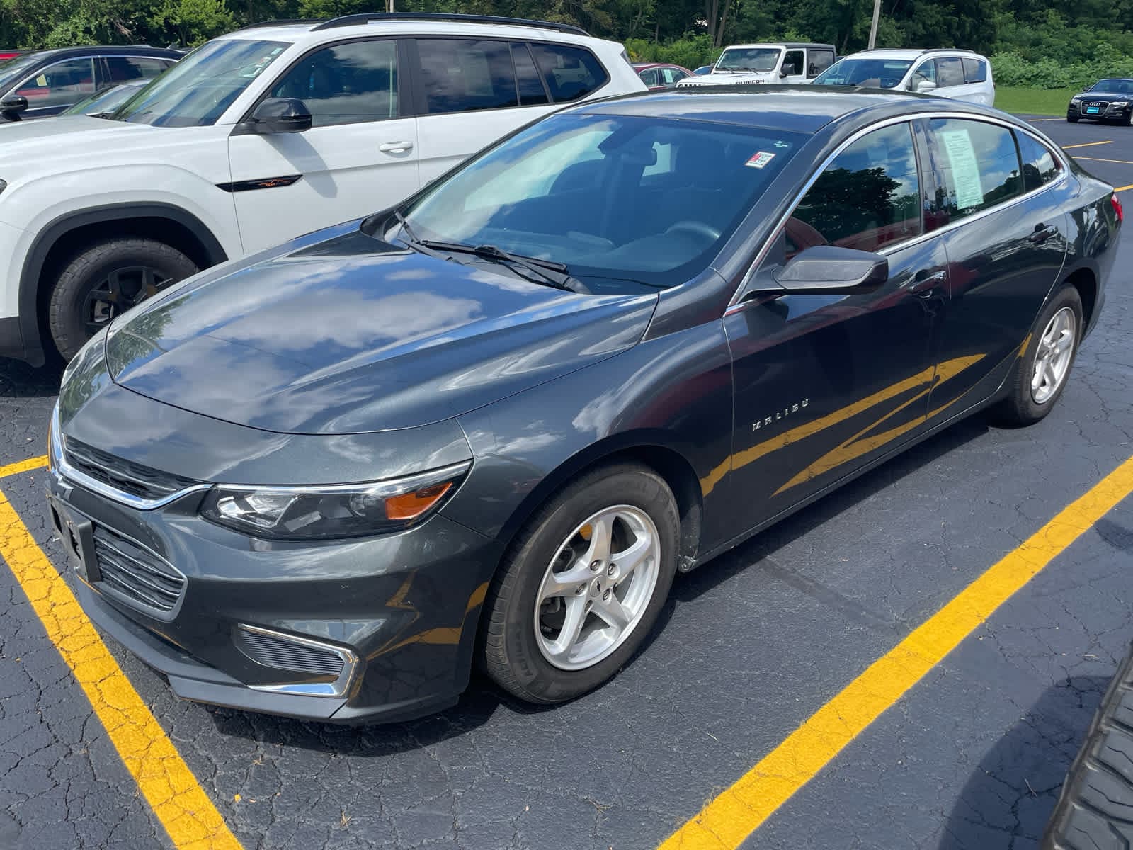 2017 Chevrolet Malibu LS — photo 1 of 9