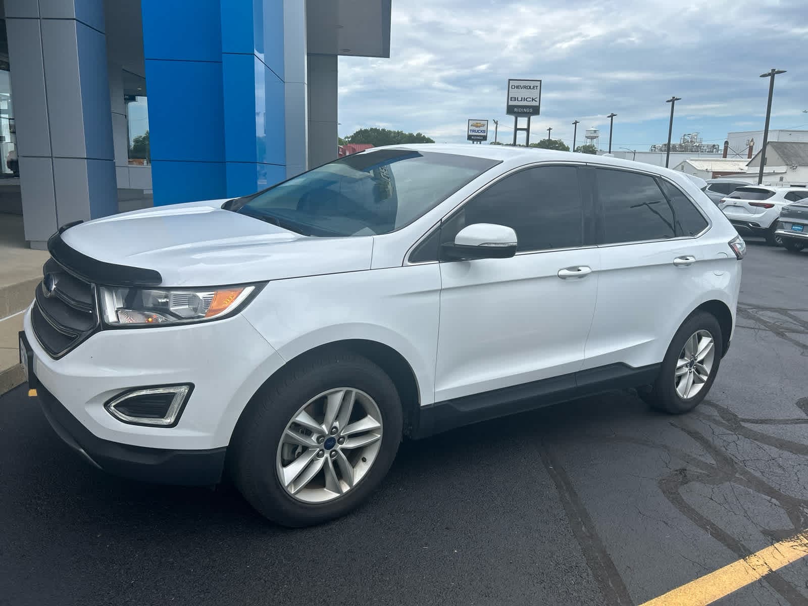2017 Ford Edge SEL — photo 1 of 8