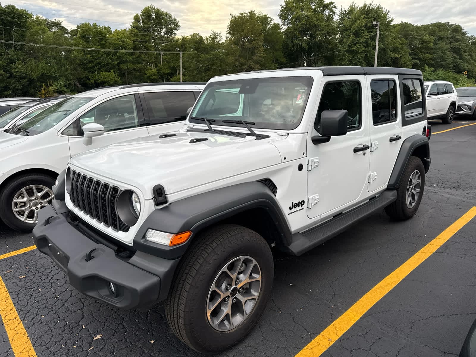 2024 Jeep Wrangler Sport S — photo 1 of 10