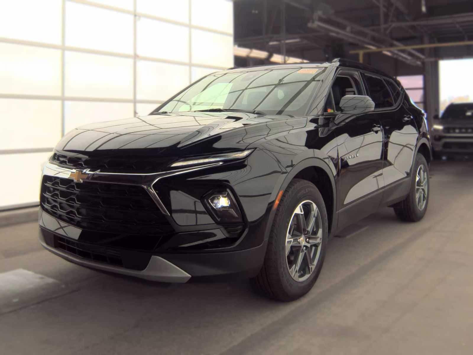 2025 Chevrolet Blazer 2LT — photo 1 of 14
