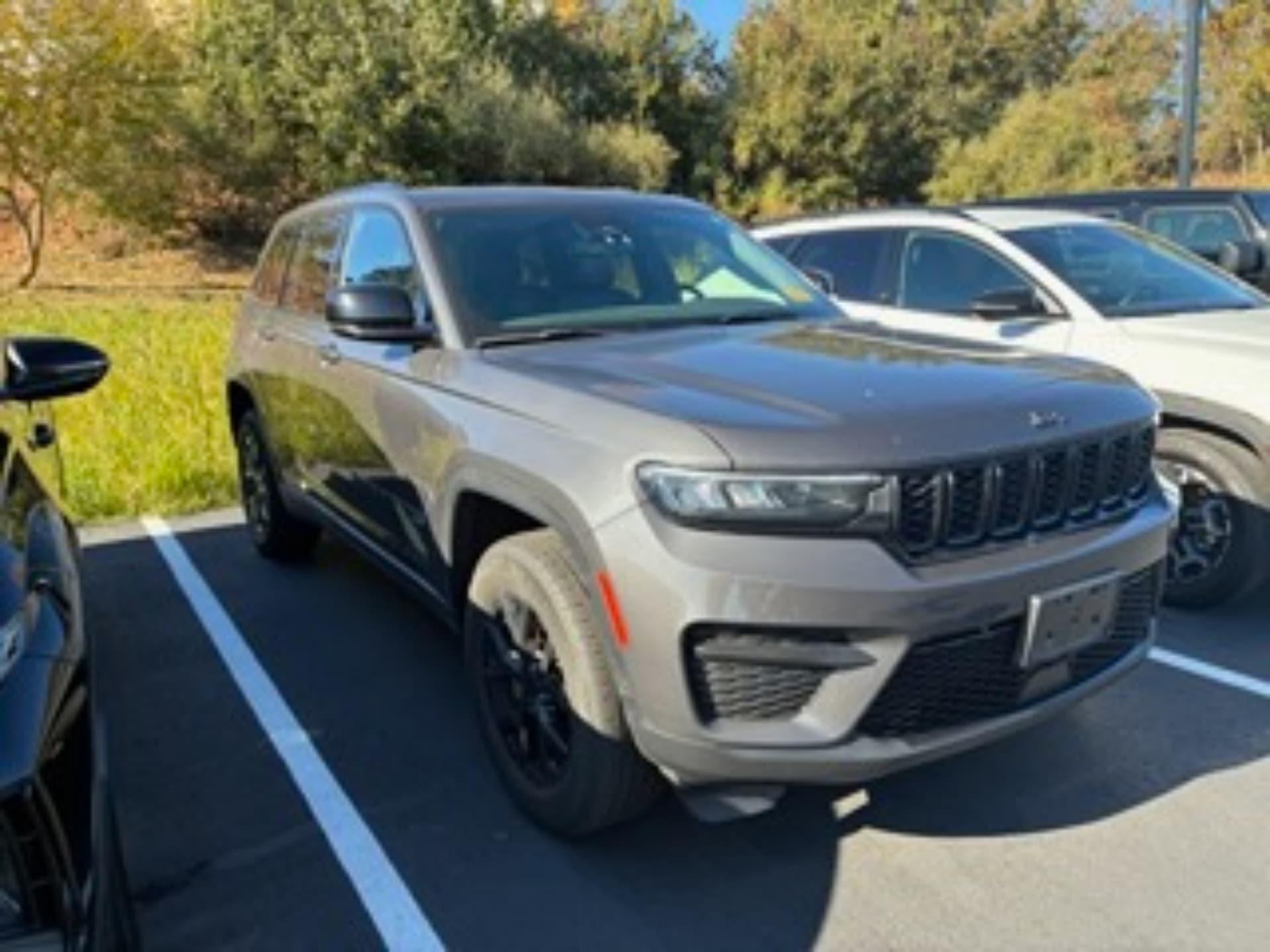 2024 Jeep Grand Cherokee Altitude — photo 1 of 16