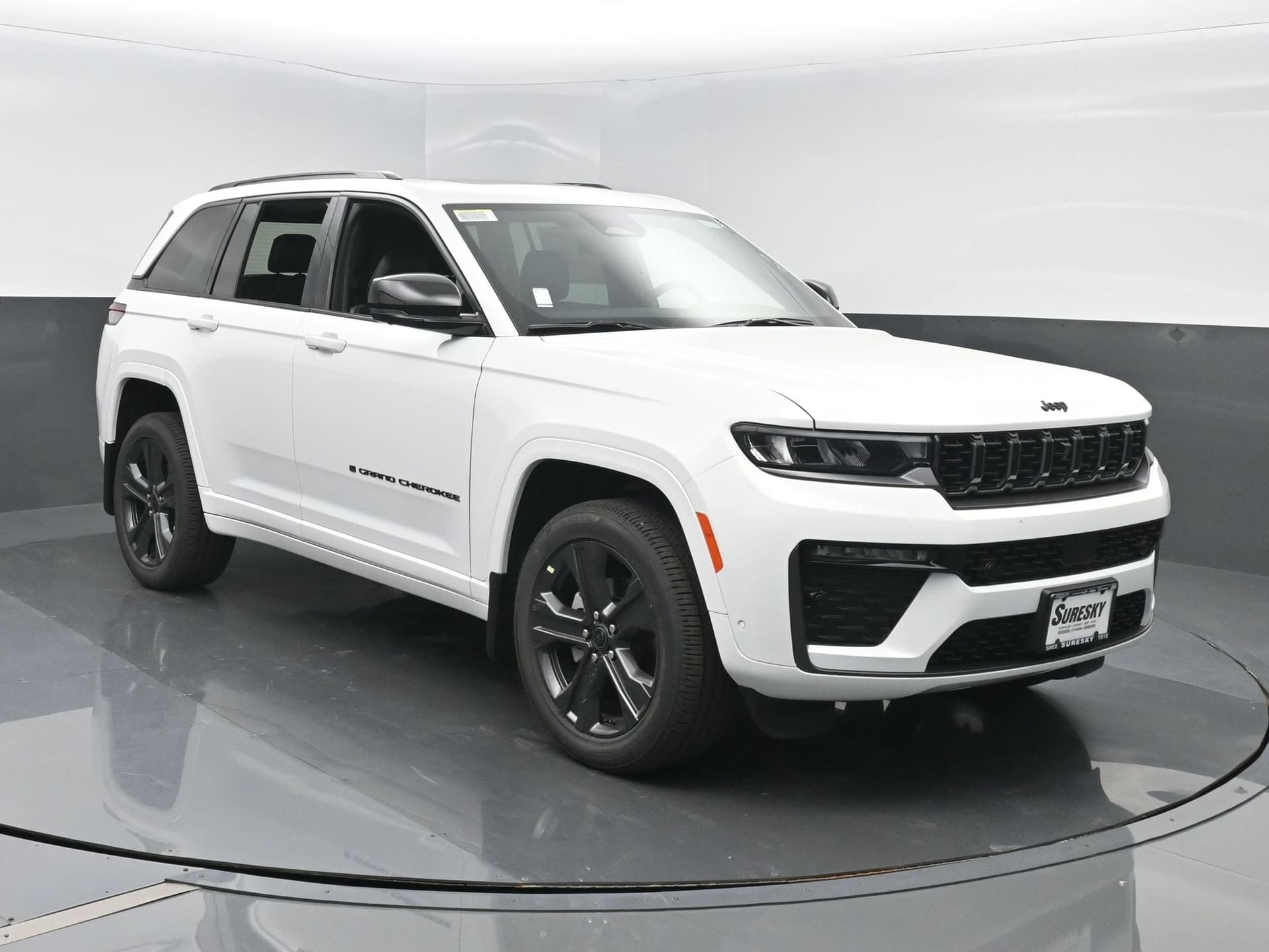 2027 Jeep Grand Cherokee Limited Reserve — photo 1 of 49