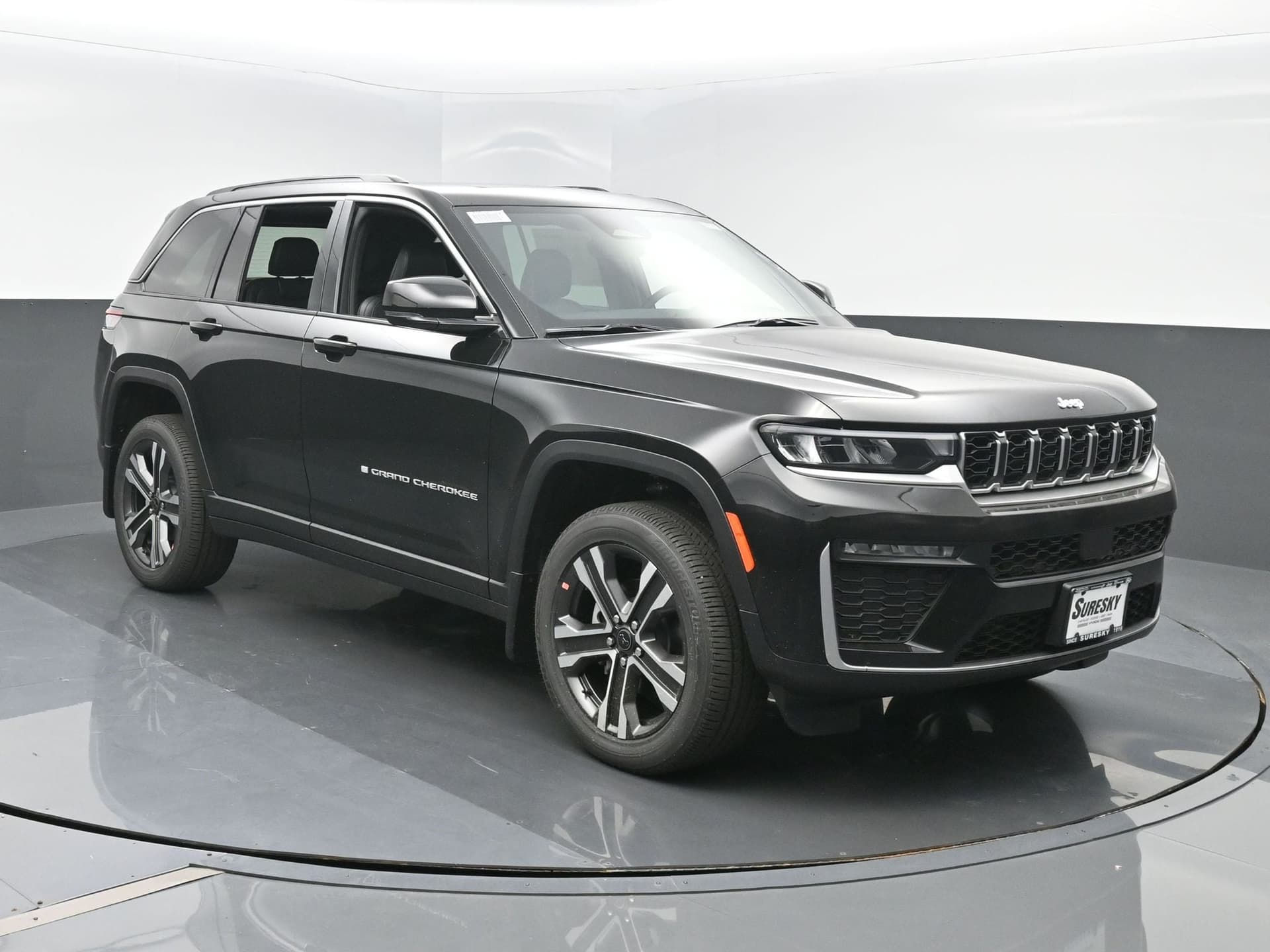 2027 Jeep Grand Cherokee Limited — photo 1 of 49