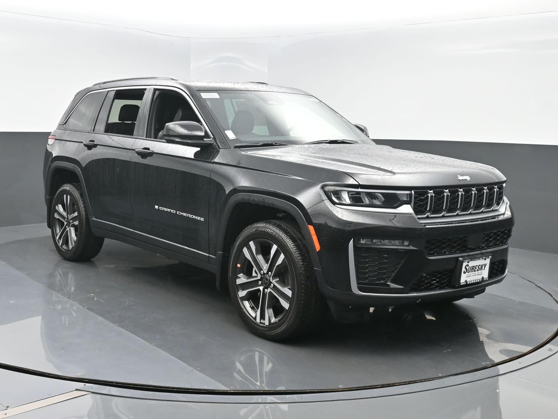 2027 Jeep Grand Cherokee Limited — photo 1 of 49