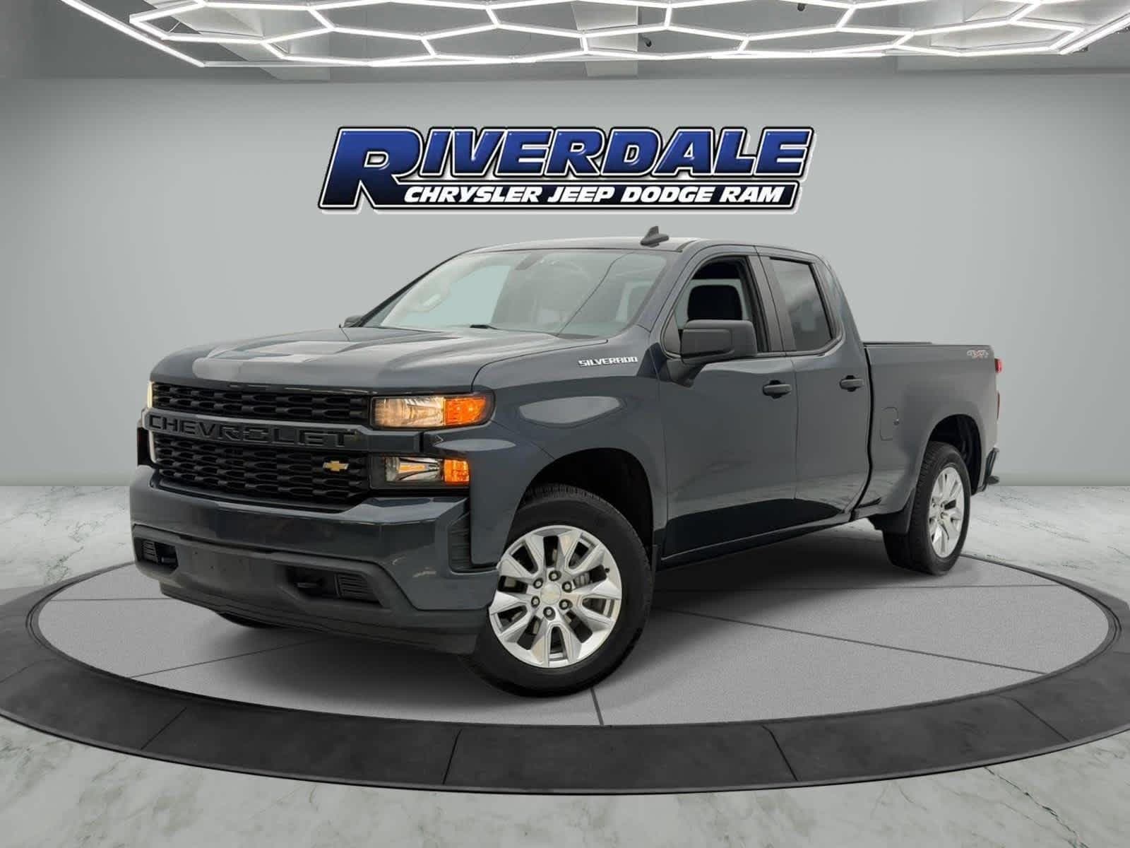 2020 Chevrolet Silverado 1500 Base — photo 1 of 19