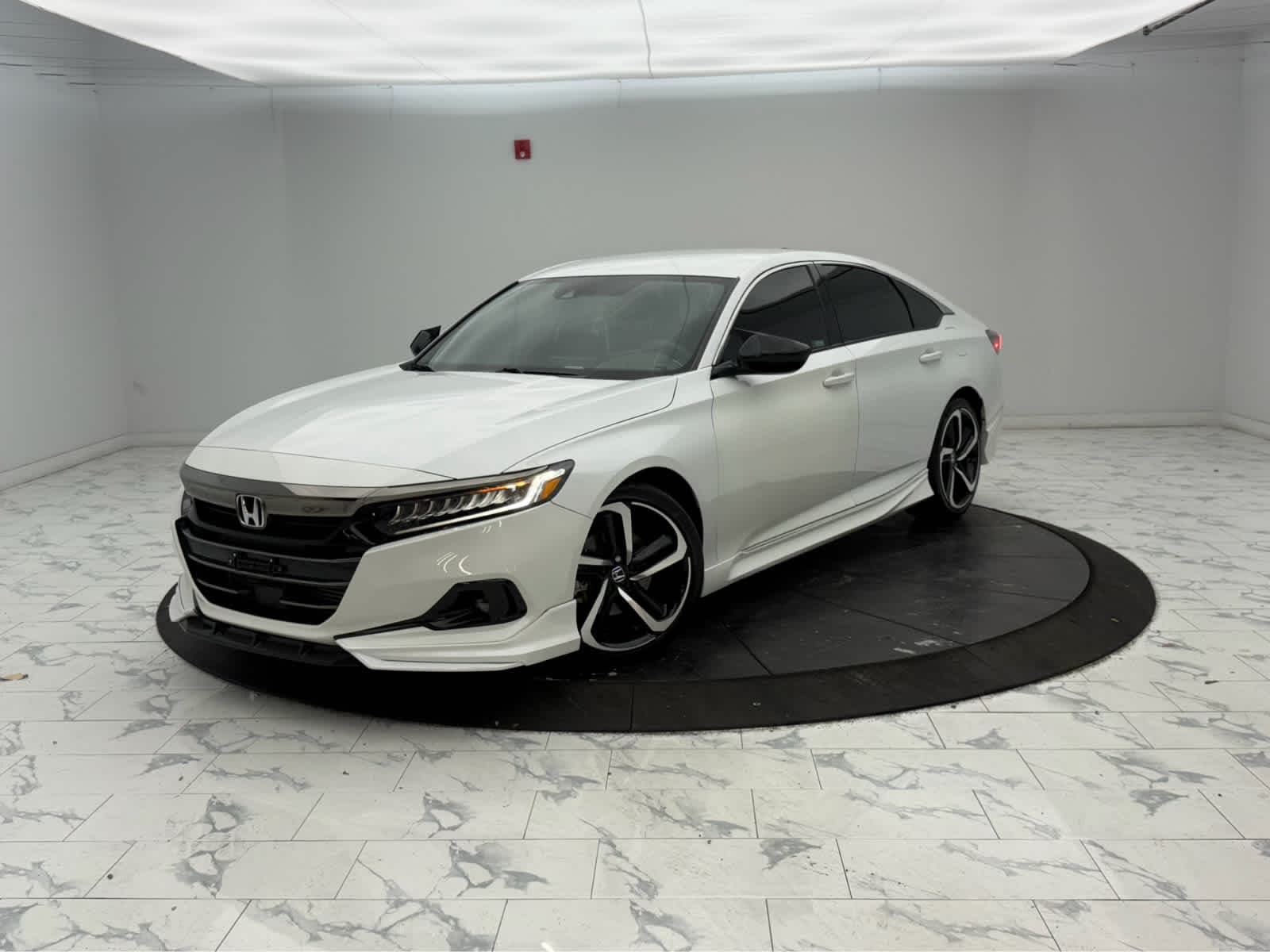 2022 Honda Accord Sedan Base — photo 1 of 32