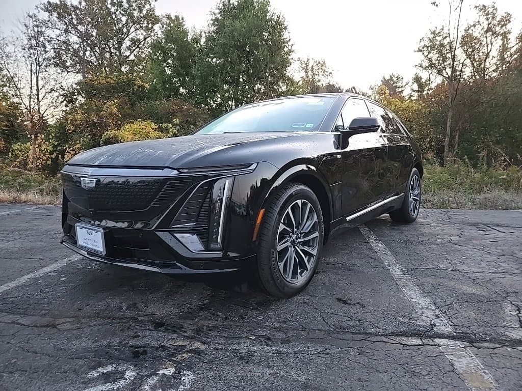 2025 Cadillac LYRIQ Sport — photo 1 of 27