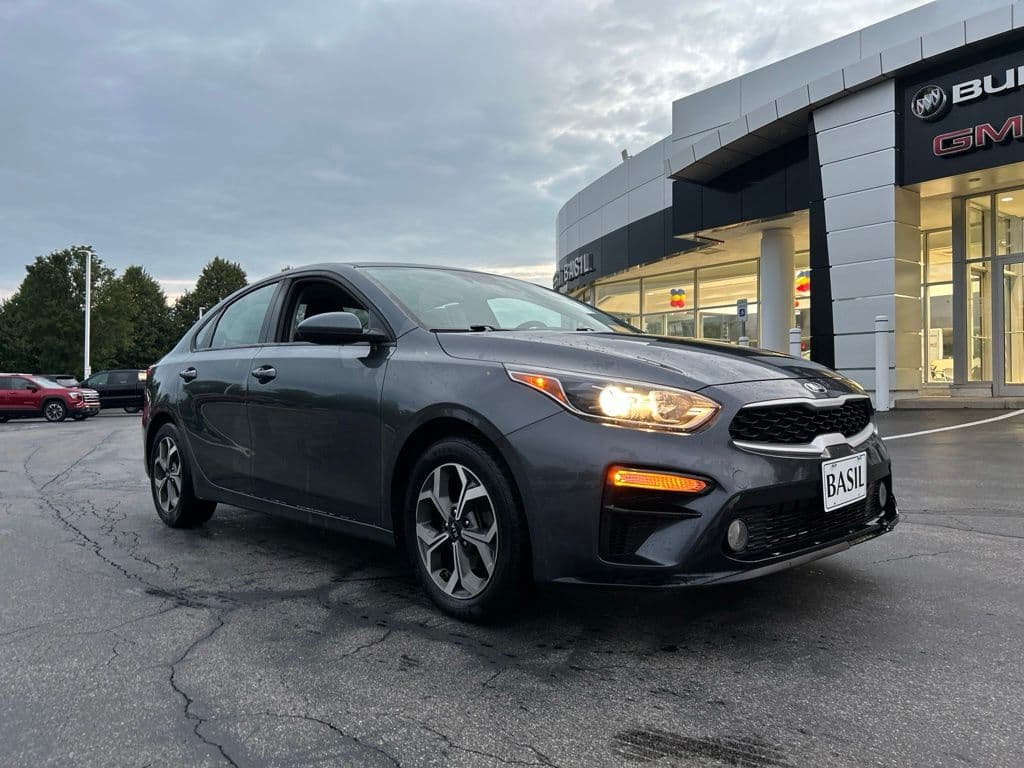 2020 Kia Forte LXS — photo 1 of 10