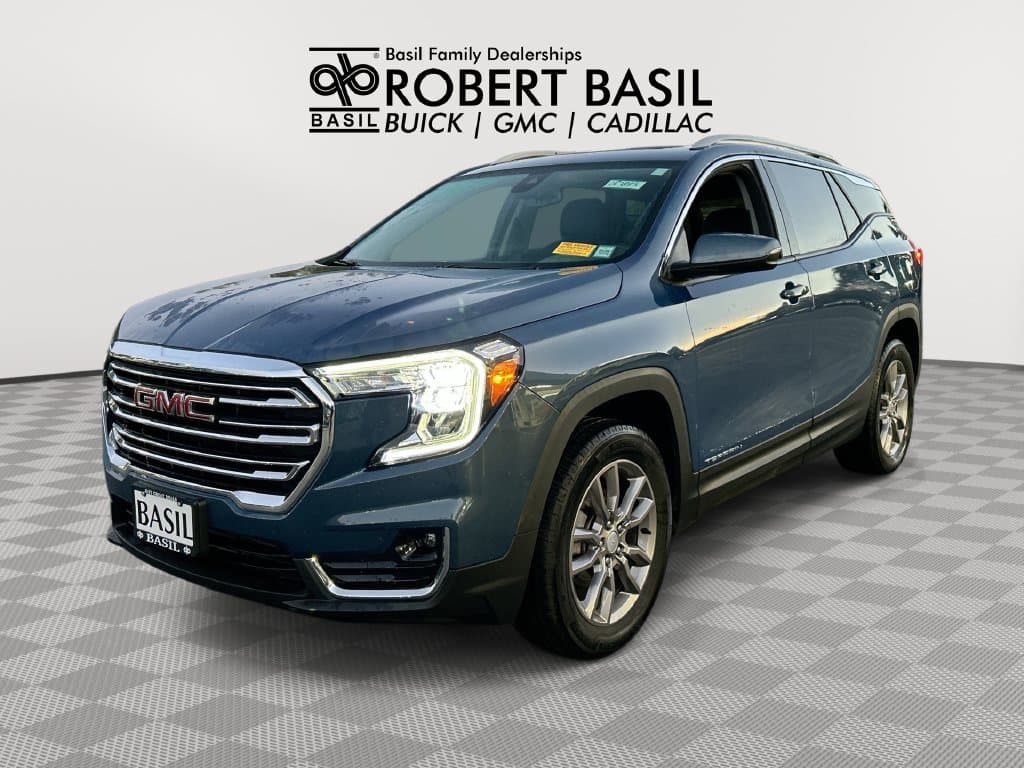 2024 GMC Terrain SLT — photo 1 of 14