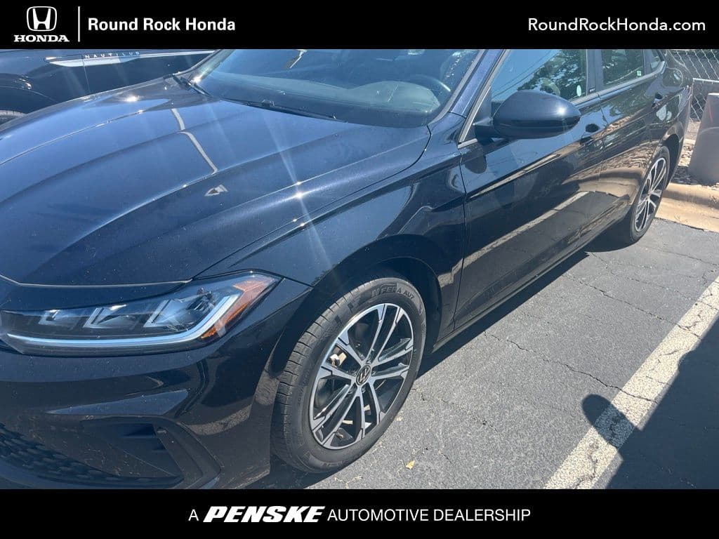 2025 Volkswagen Jetta Sport — photo 1 of 4