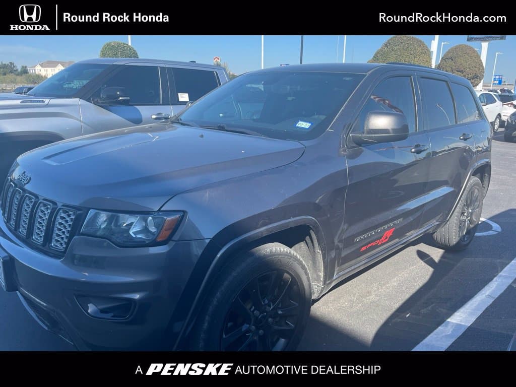 2019 Jeep Grand Cherokee Laredo — photo 1 of 5