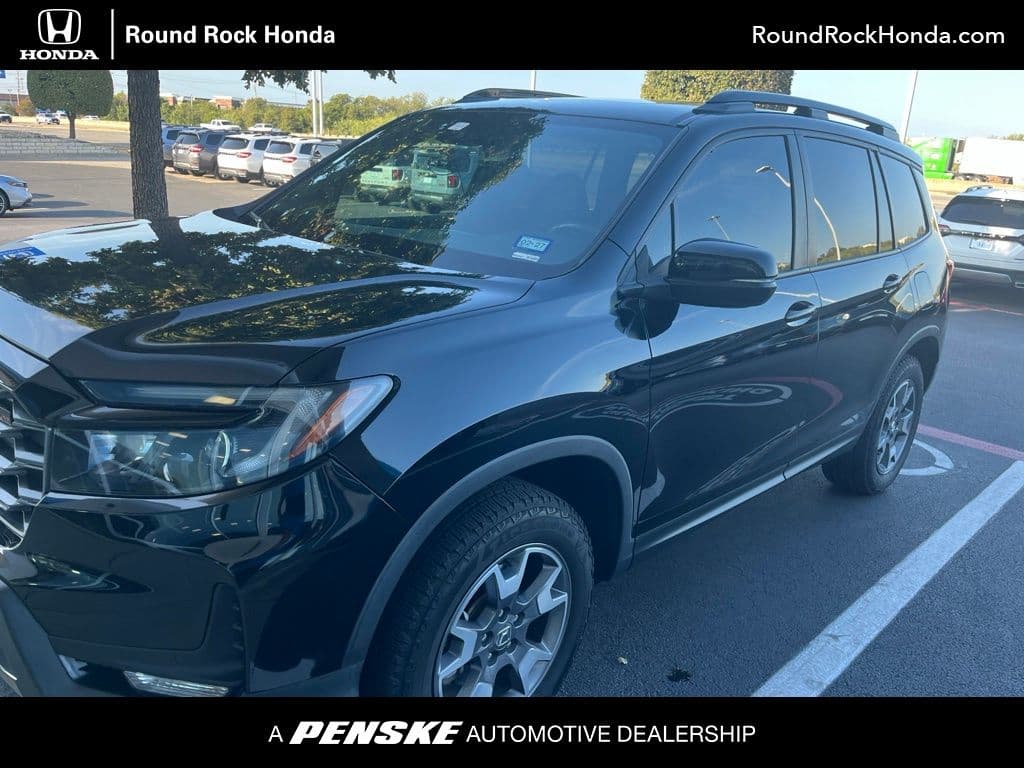 2023 Honda Passport TrailSport — photo 1 of 5