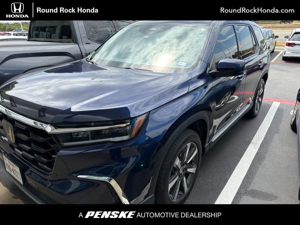 2024 Honda Pilot Touring — photo 1 of 10