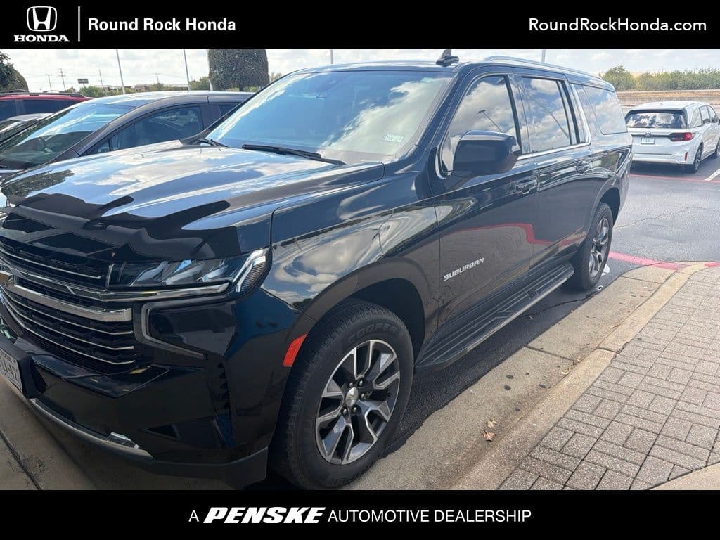 2021 Chevrolet Suburban LT — photo 1 of 12
