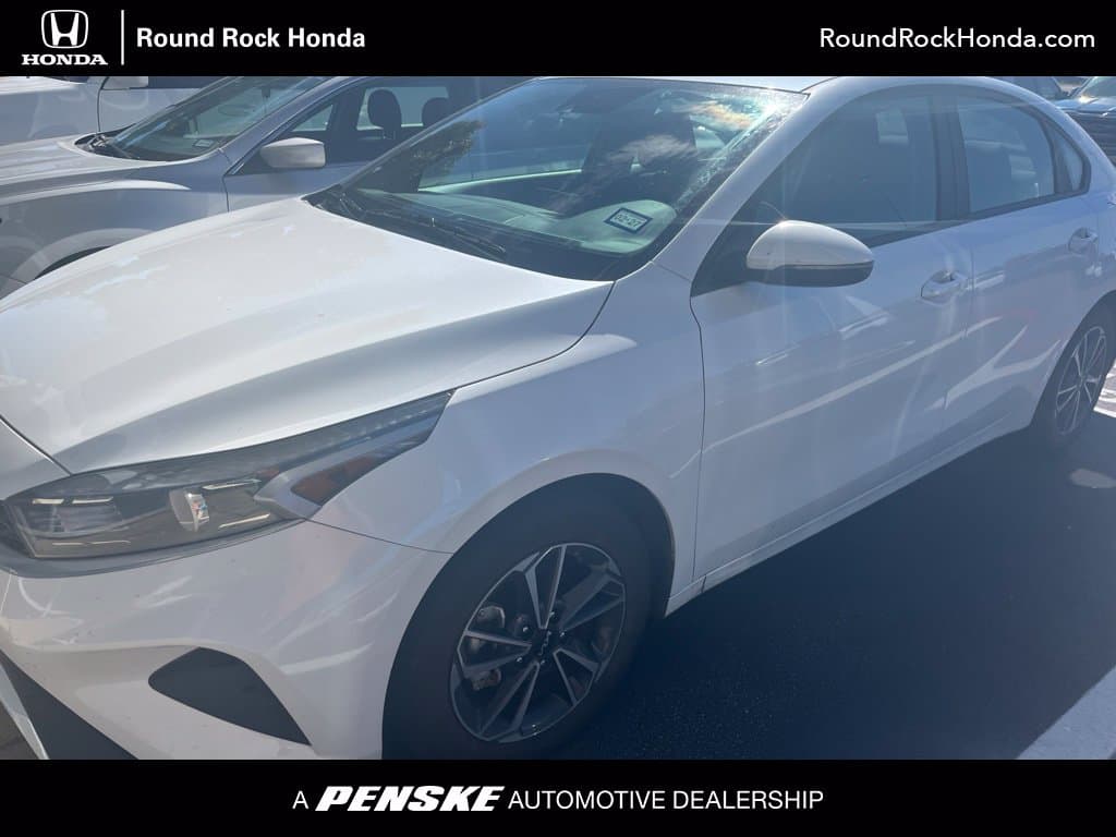 2022 Kia Forte LXS — photo 1 of 5