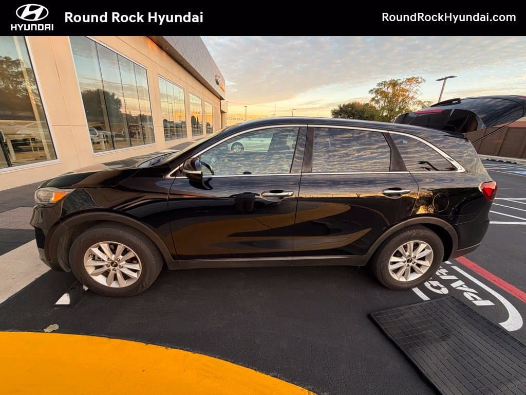 2019 Kia Sorento Base — photo 1 of 16