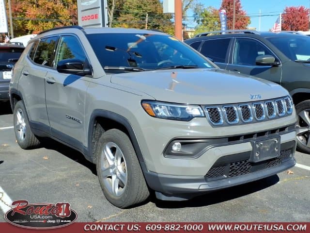 2023 Jeep Compass Latitude — photo 1 of 6