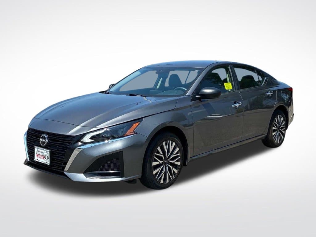 2024 Nissan Altima 2.5 SV — photo 1 of 34