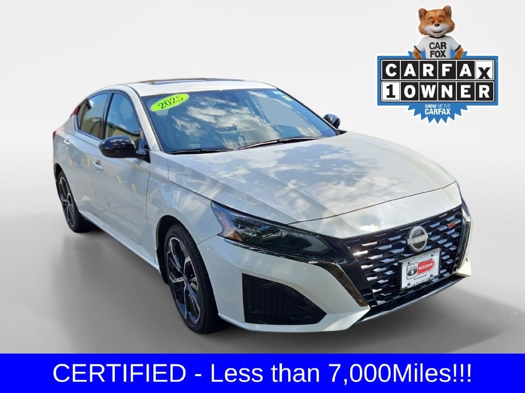 2025 Nissan Altima SR — photo 1 of 24