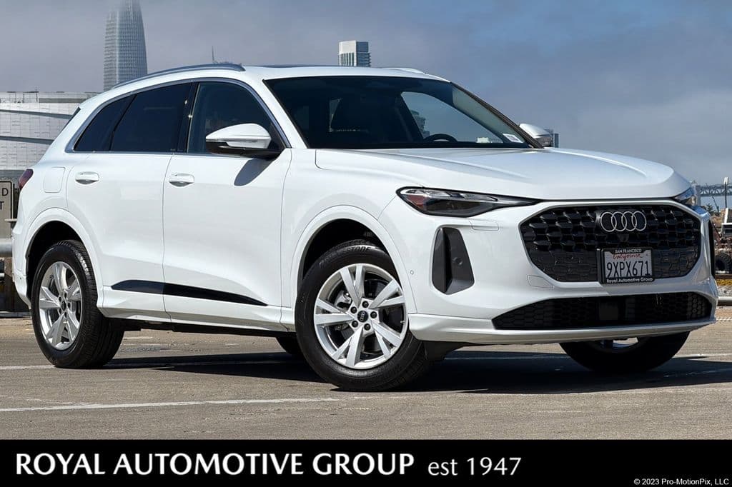 2025 Audi Q5 Premium — photo 1 of 29
