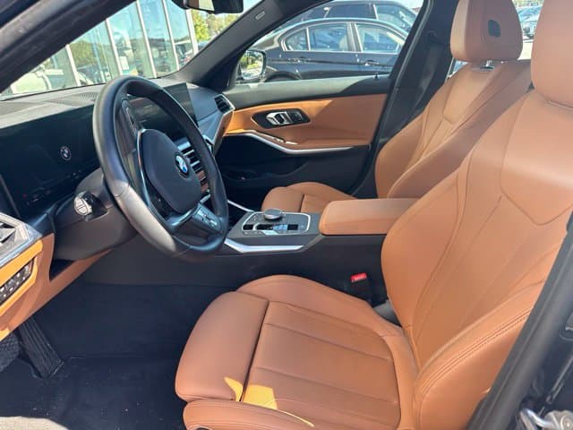 2024 BMW 3 Series 330i xDrive — photo 1 of 3