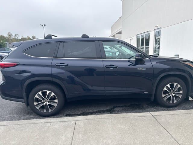 2020 Toyota Highlander Hybrid XLE — photo 1 of 2