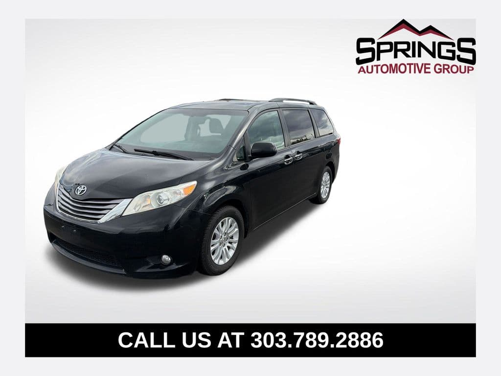 2017 Toyota Sienna Base — photo 1 of 29