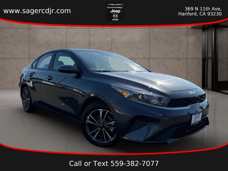 2024 Kia Forte Base — photo 1 of 28