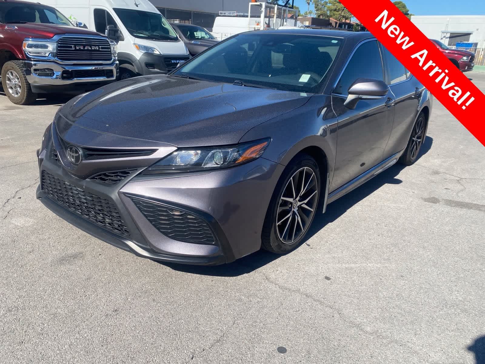 2022 Toyota Camry SE — photo 1 of 15