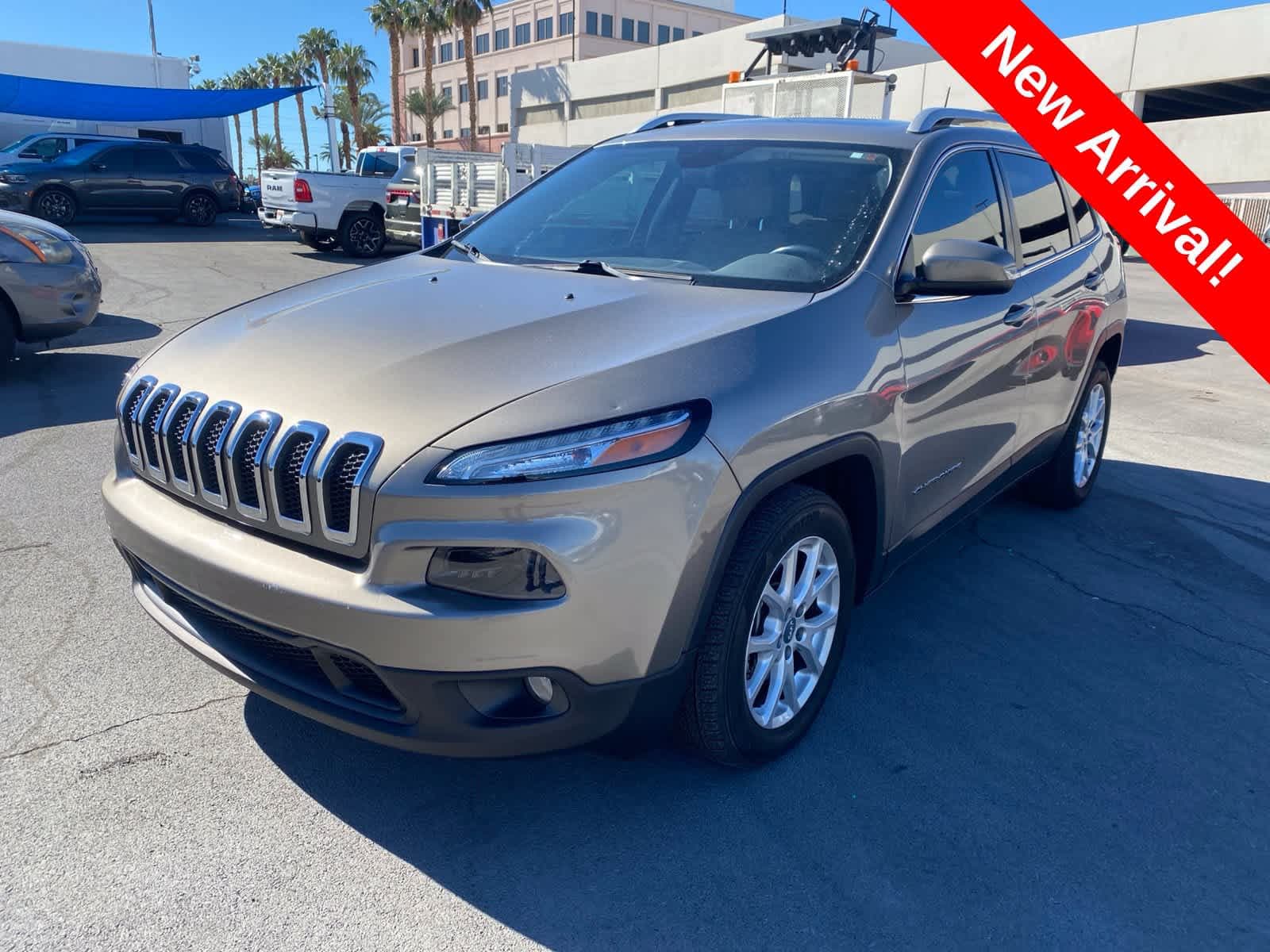 2016 Jeep Cherokee Latitude — photo 1 of 15