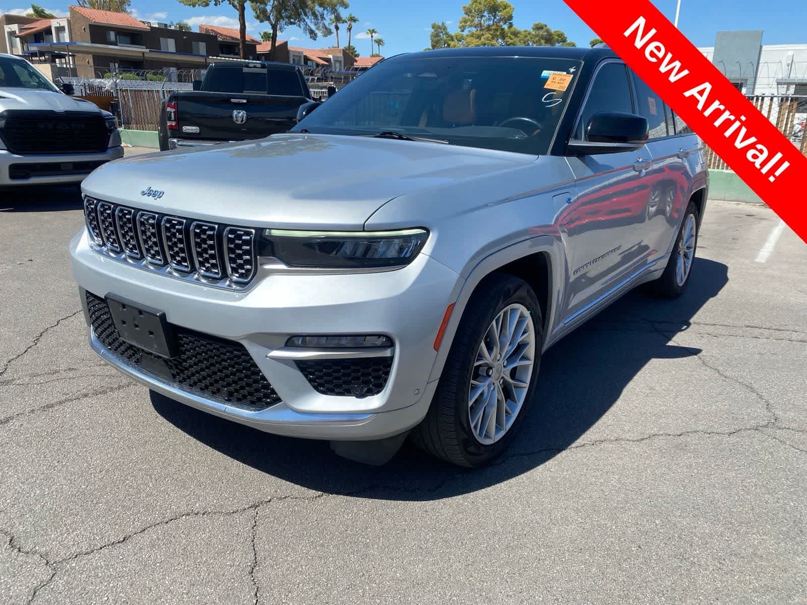 2023 Jeep Grand Cherokee 4xe Summit — photo 1 of 16