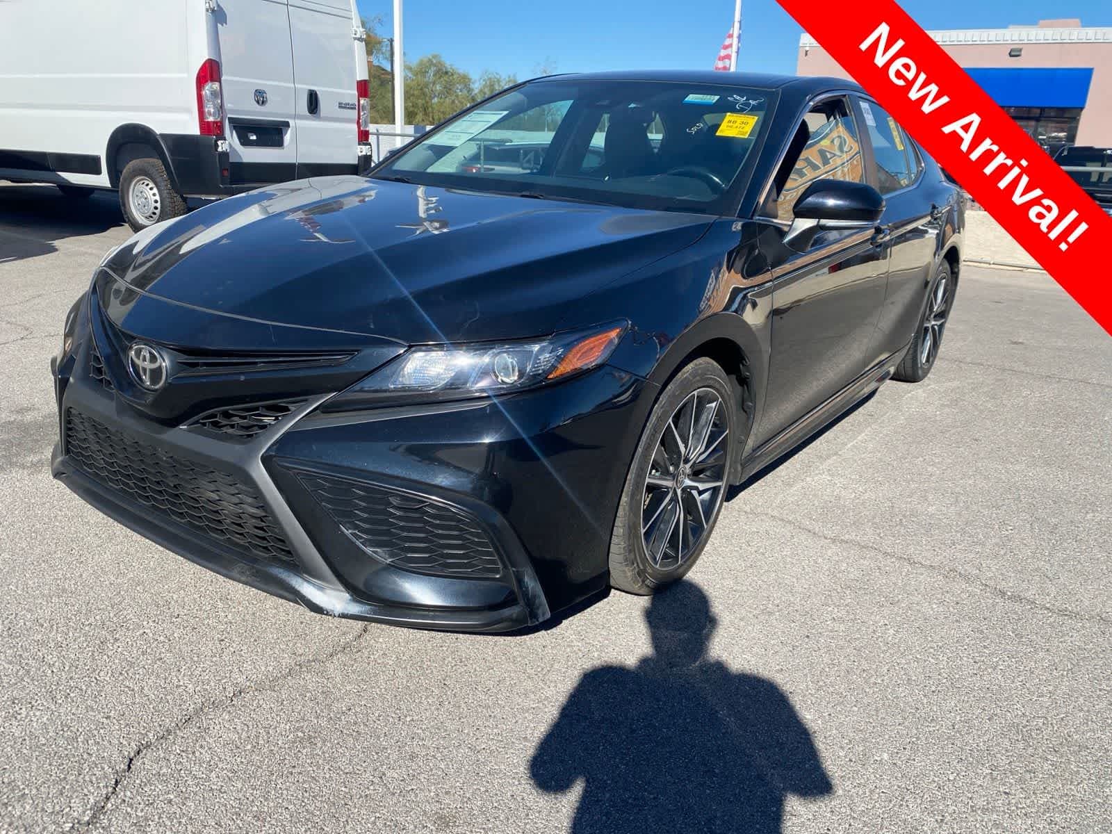 2022 Toyota Camry SE — photo 1 of 15
