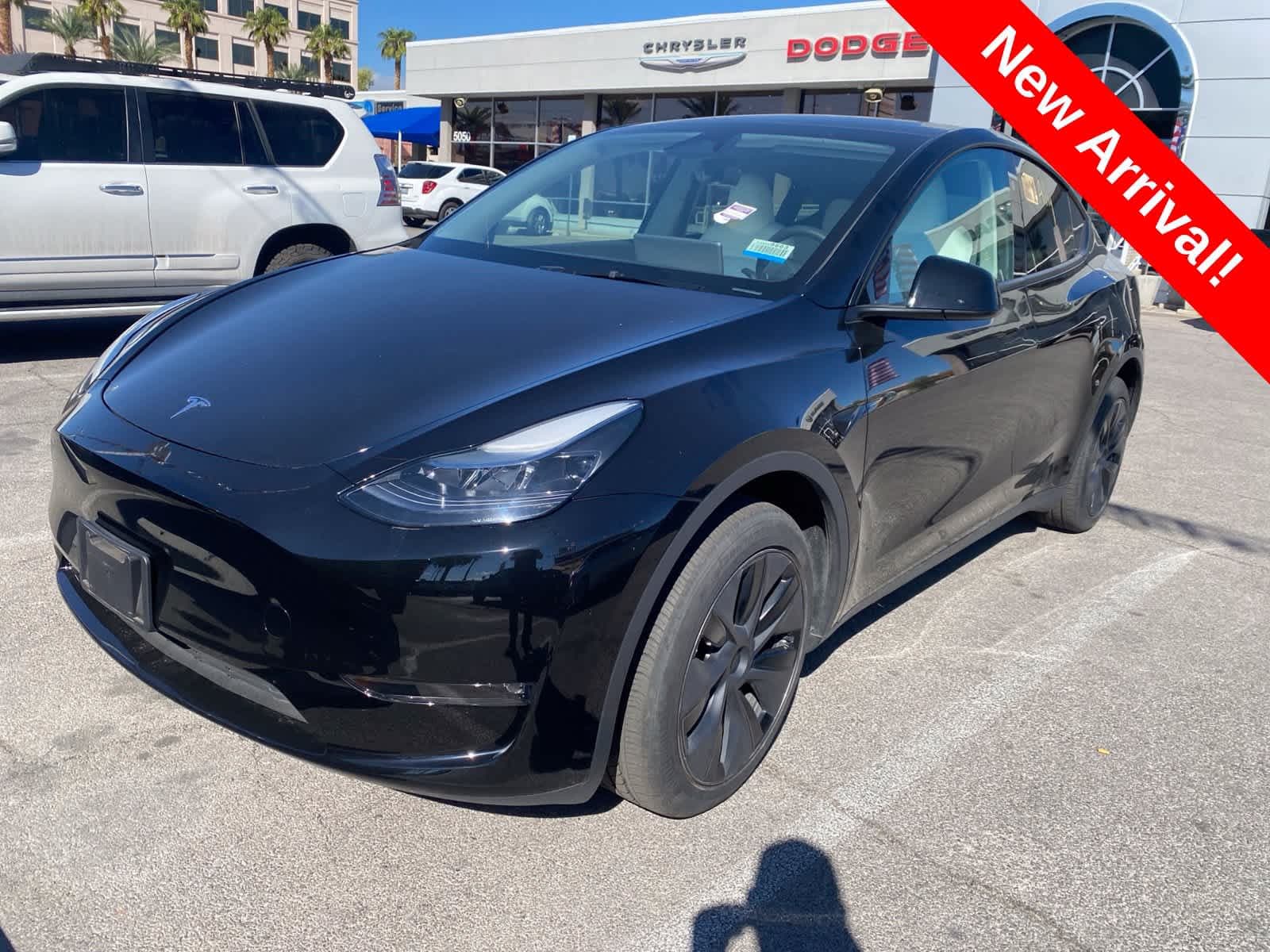2025 Tesla Model Y Long Range — photo 1 of 15