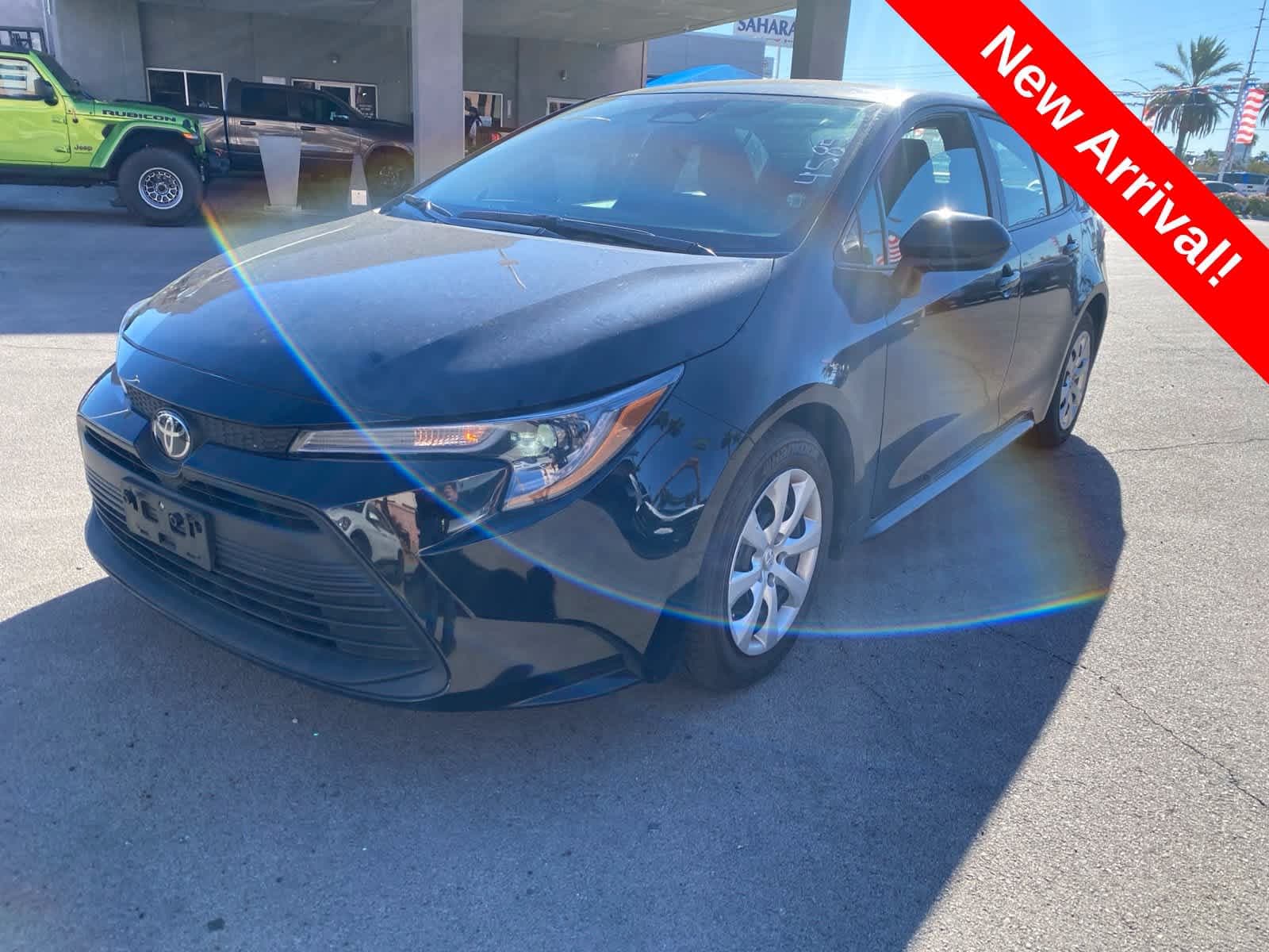 2025 Toyota Corolla LE — photo 1 of 15