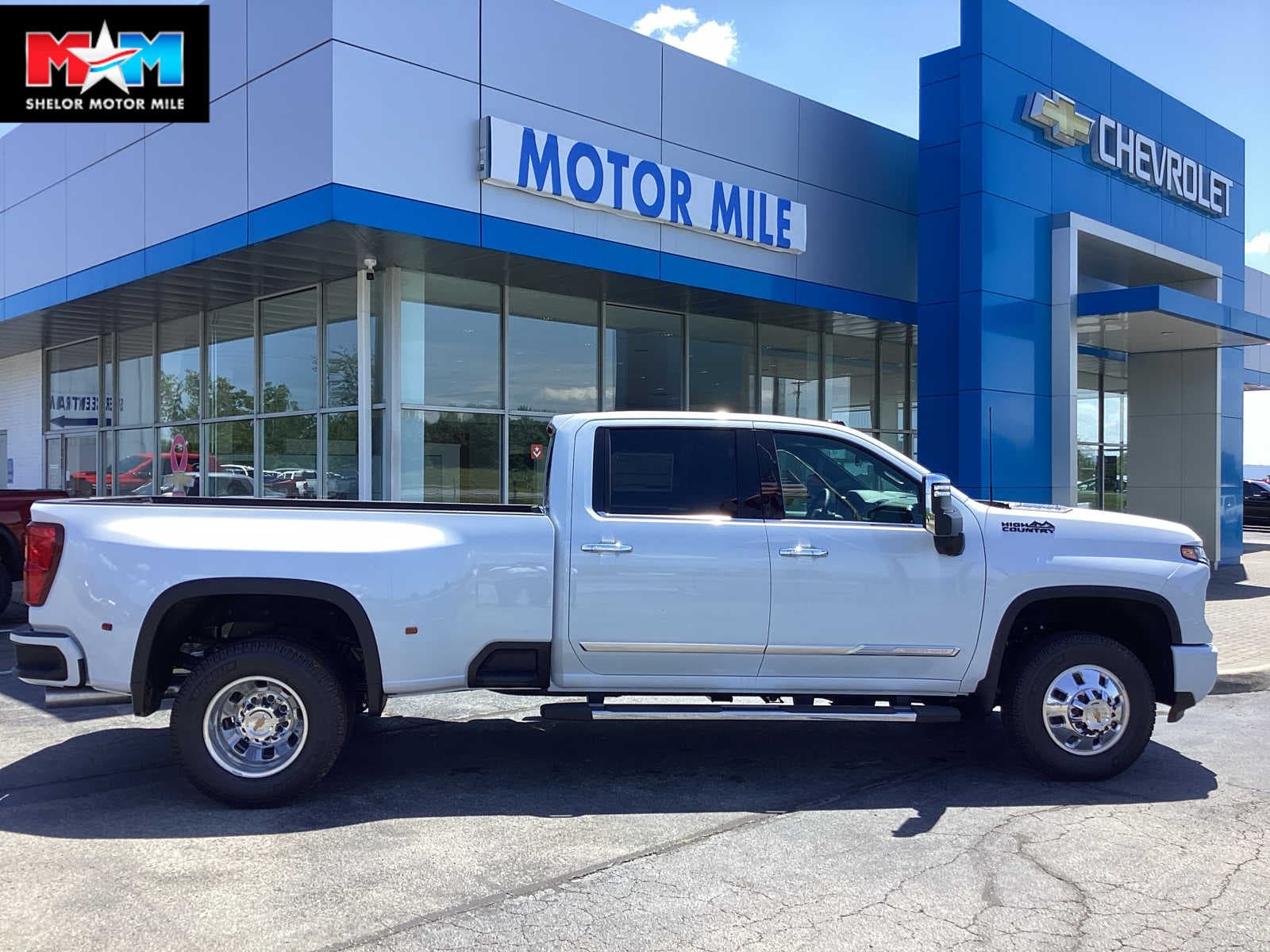 2026 Chevrolet Silverado 3500HD High Country — photo 1 of 37