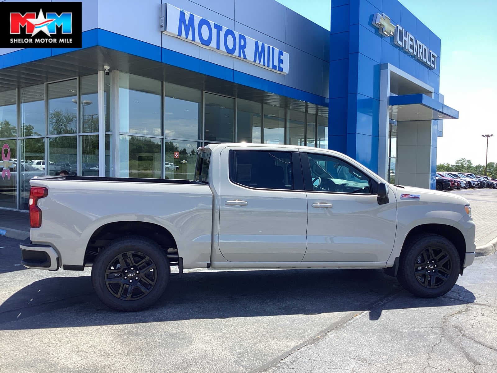 2026 Chevrolet Silverado 1500 RST — photo 1 of 37
