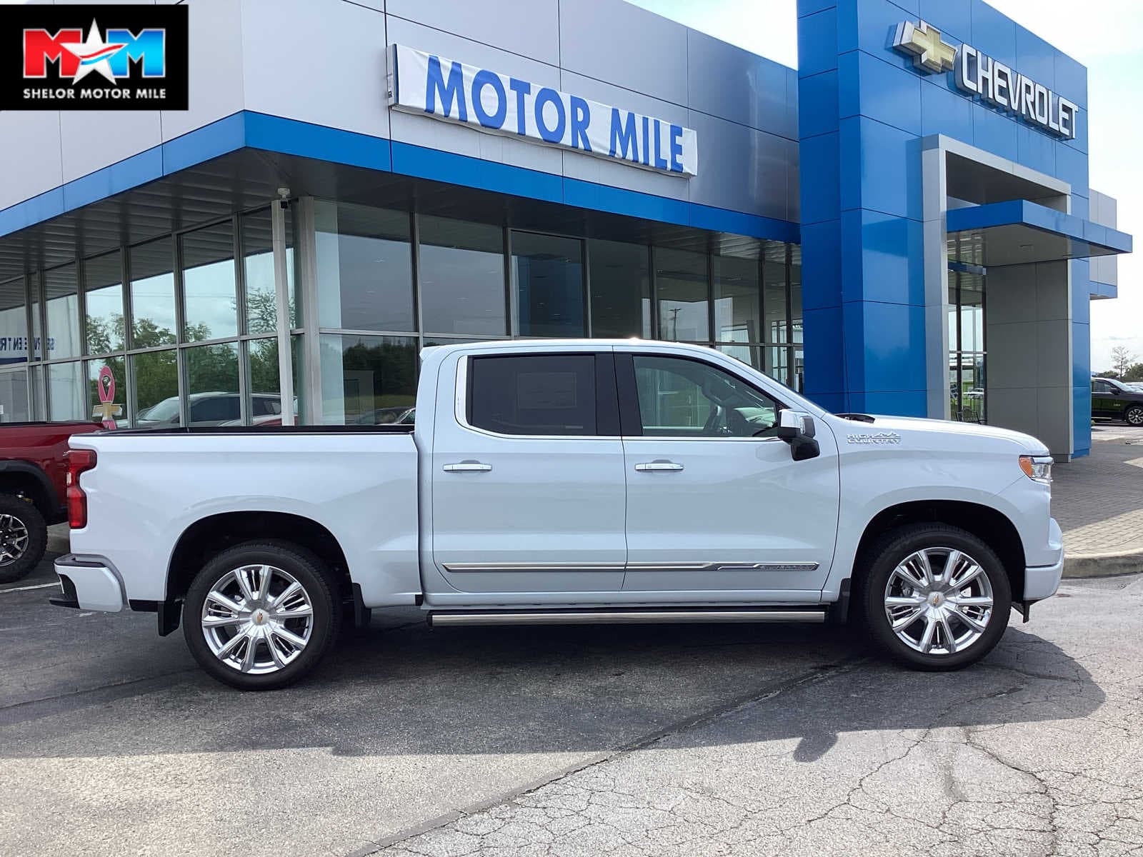 2026 Chevrolet Silverado 1500 High Country — photo 1 of 38