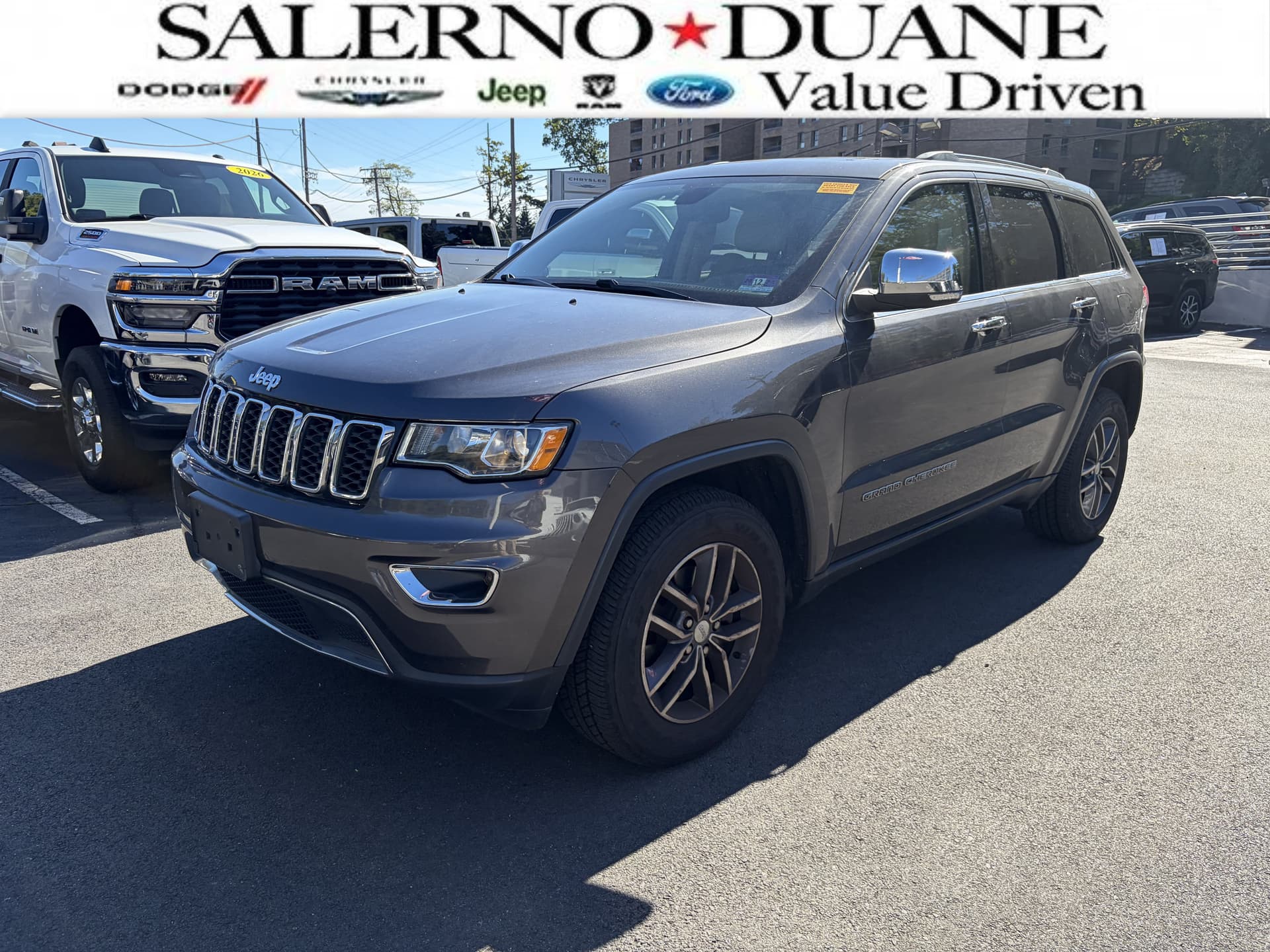 2018 Jeep Grand Cherokee Limited — photo 1 of 18