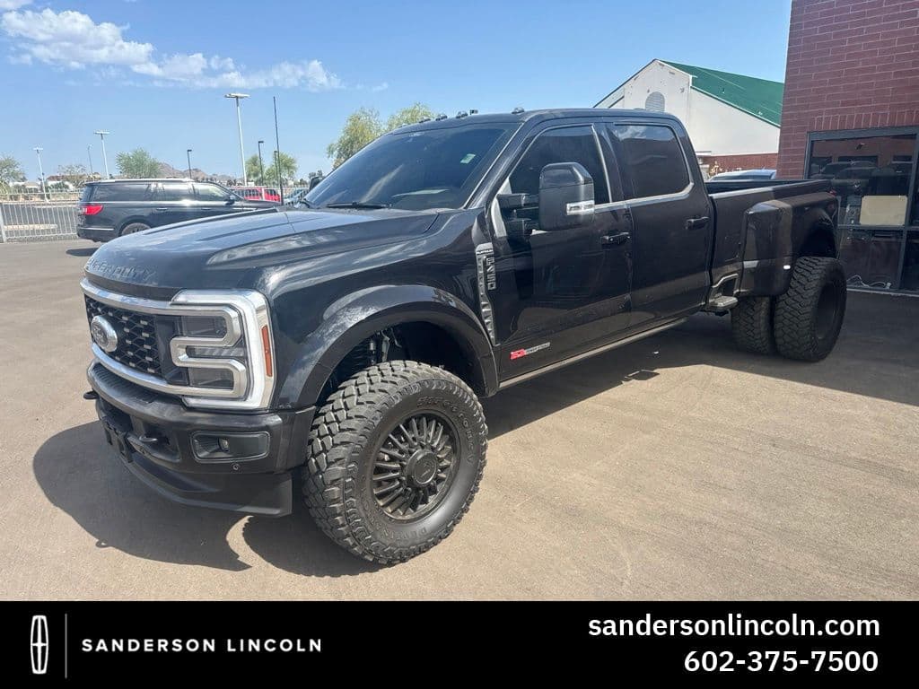 2025 Ford F-450SD Platinum — photo 1 of 2