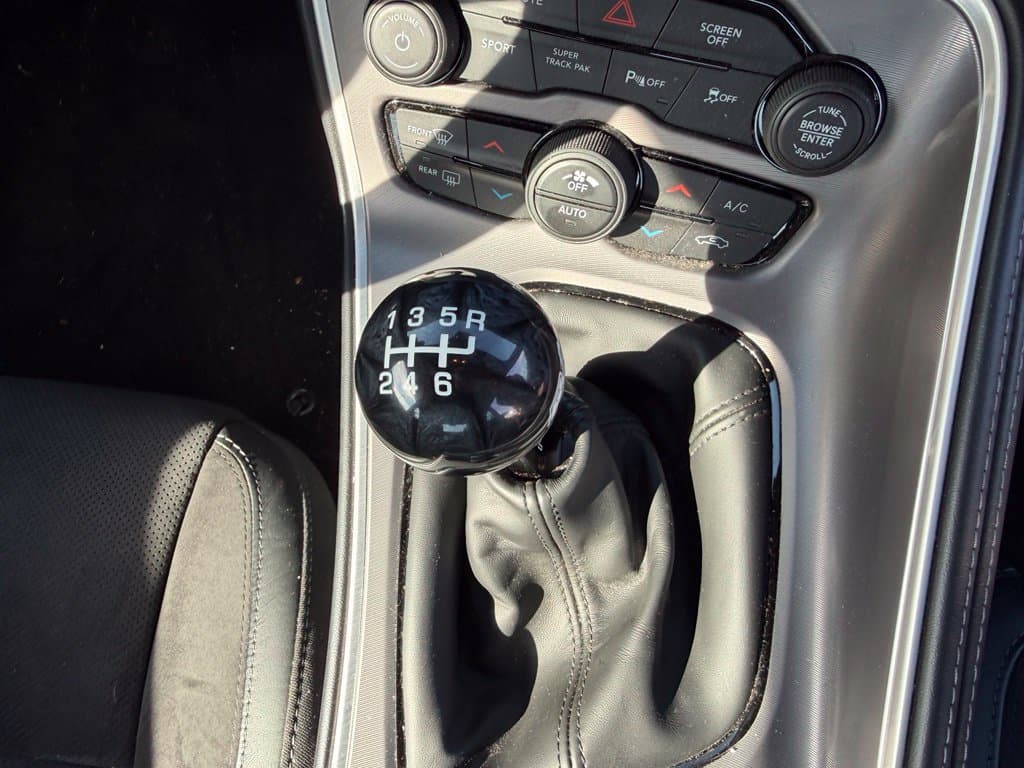 2022 Dodge Challenger R/T — photo 1 of 13