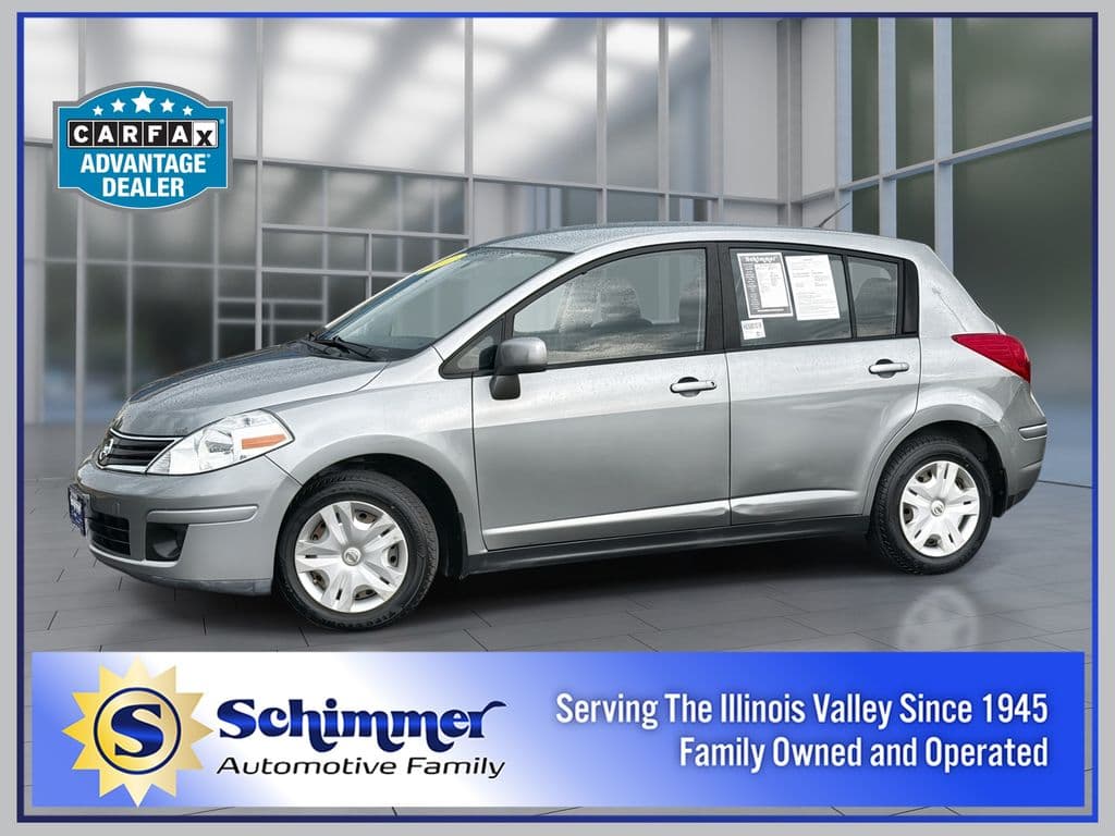 2011 Nissan Versa 1.8 S — photo 1 of 23