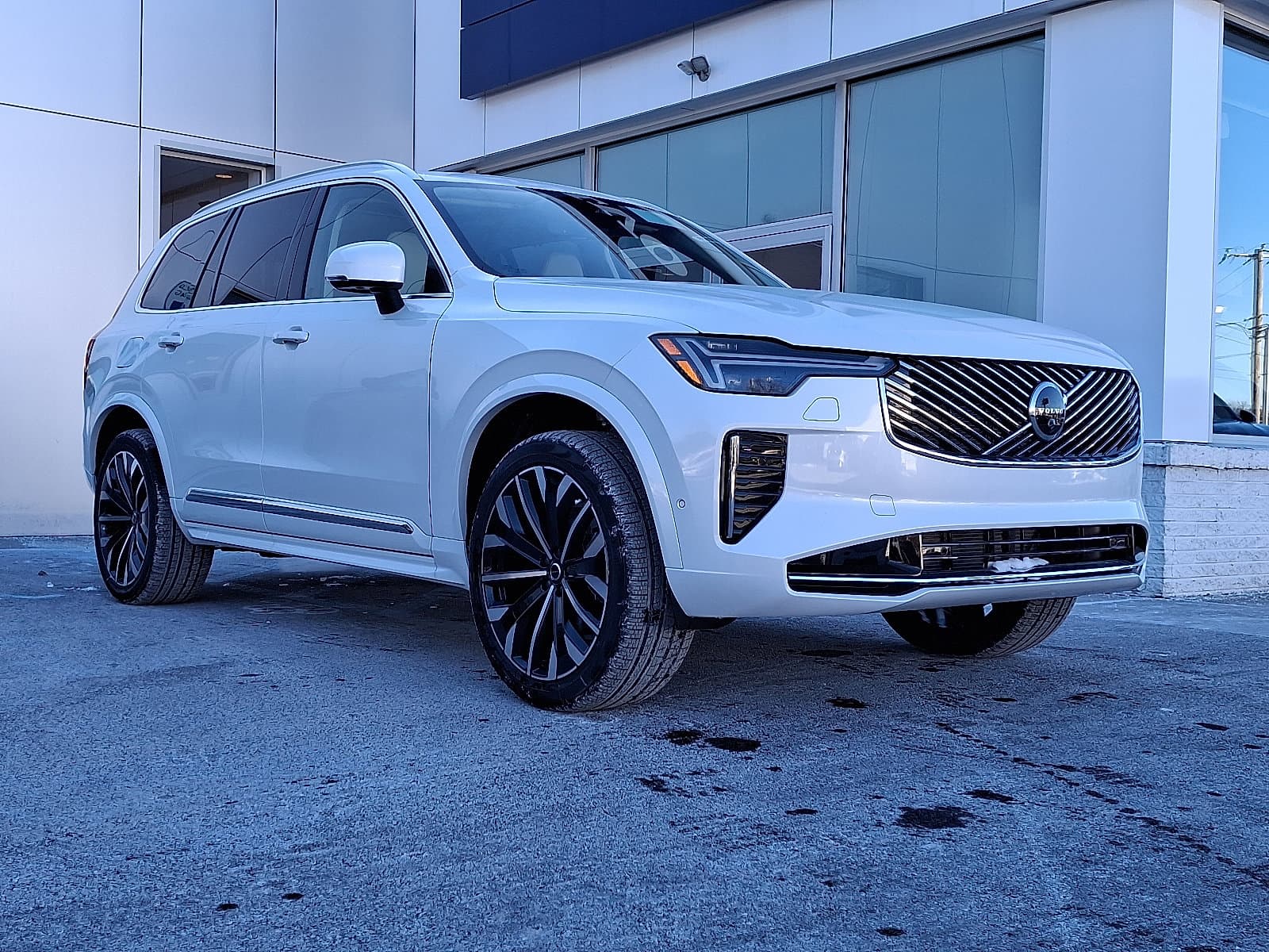 2026 Volvo XC90 Base — photo 1 of 19