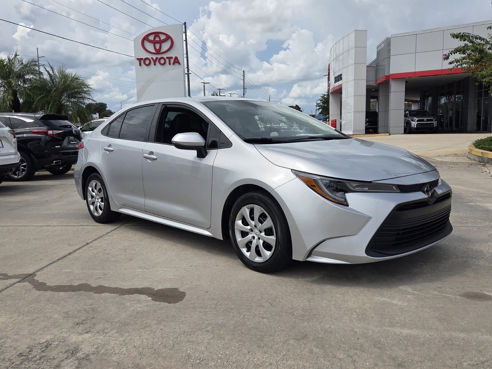 2024 Toyota Corolla LE — photo 1 of 24