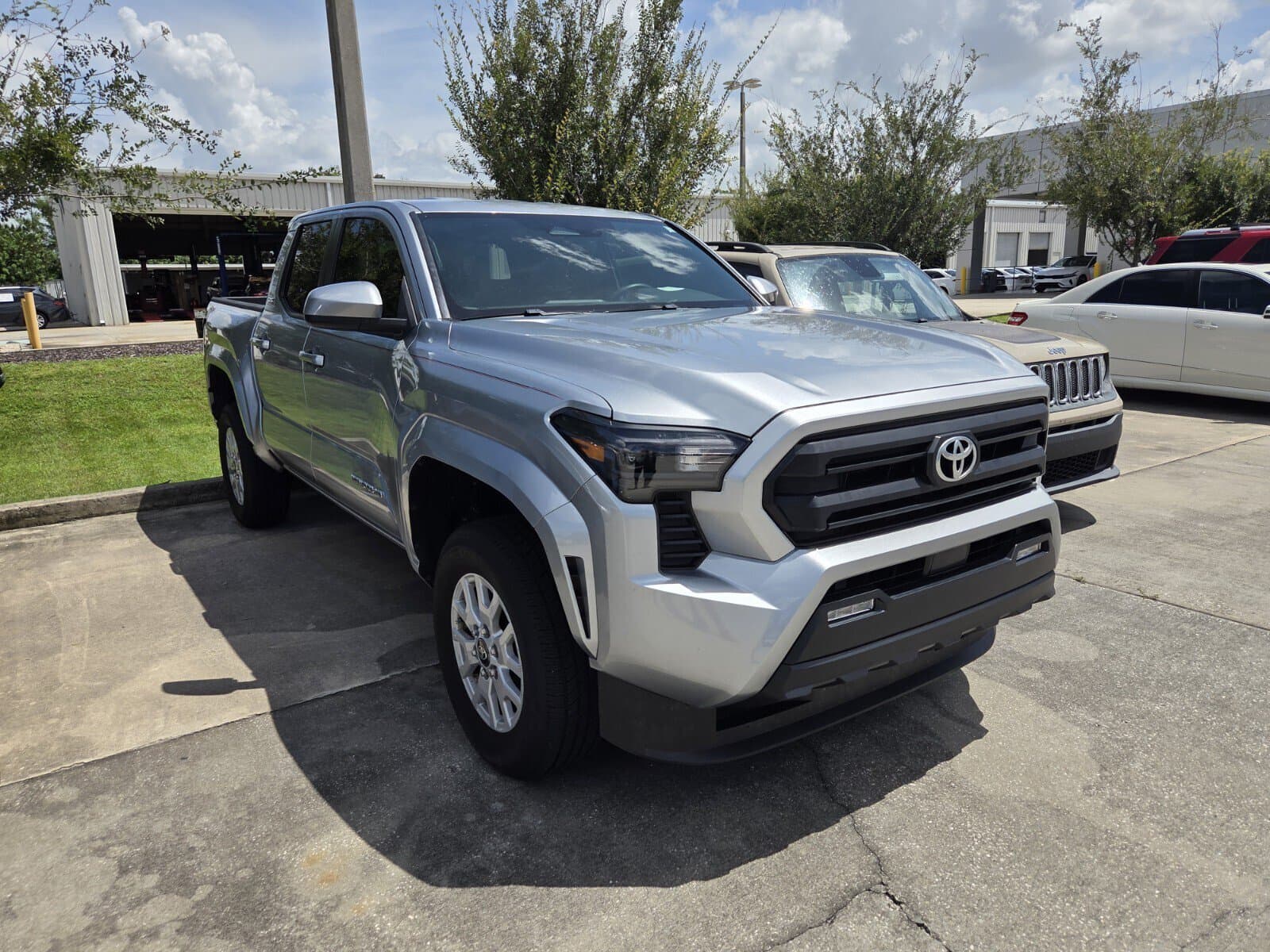 2024 Toyota Tacoma 4WD SR5 — photo 1 of 3