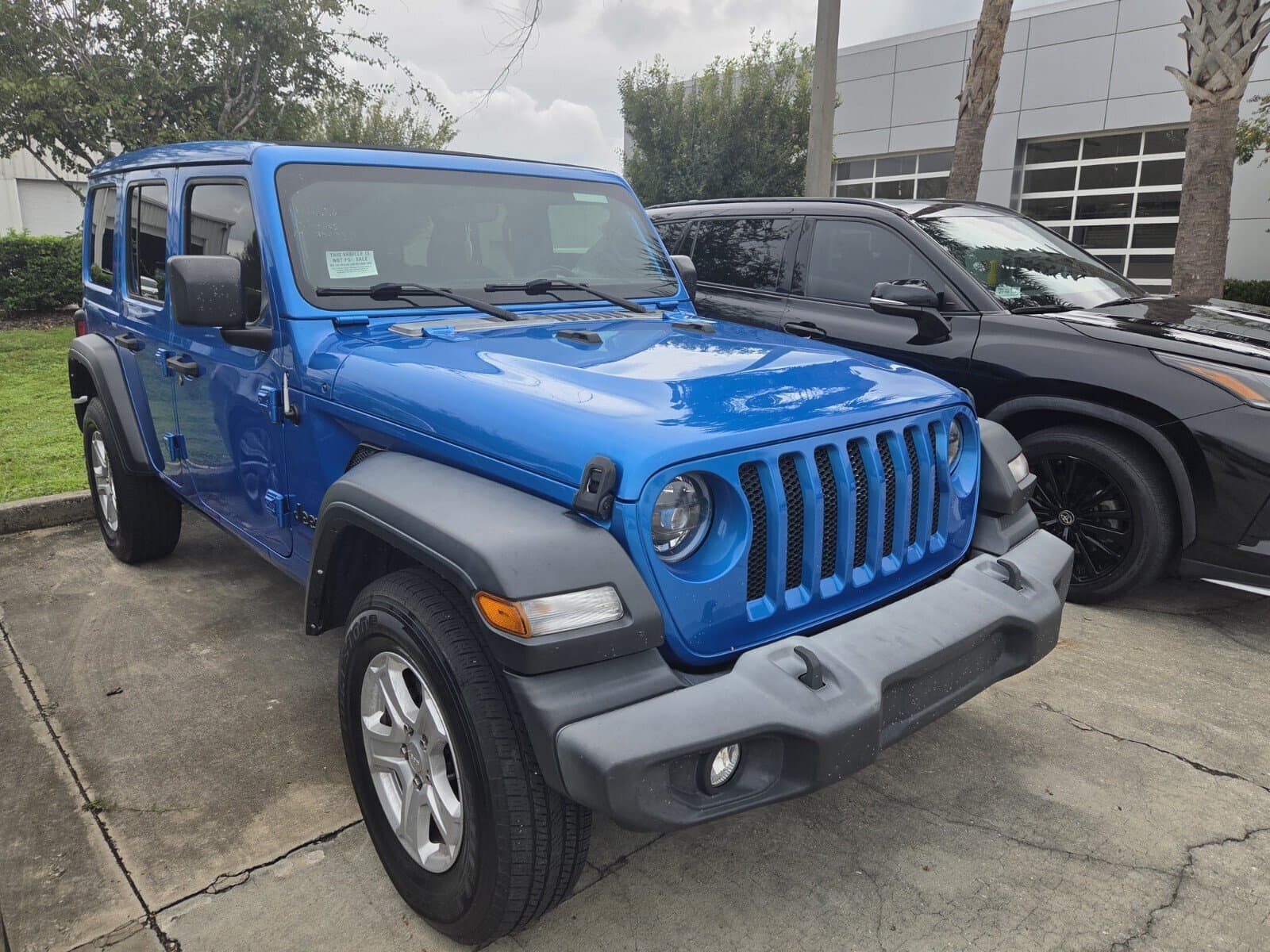 2021 Jeep Wrangler Unlimited Sport — photo 1 of 3