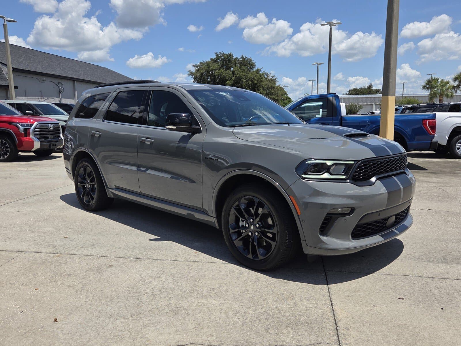 2023 Dodge Durango R/T — photo 1 of 29