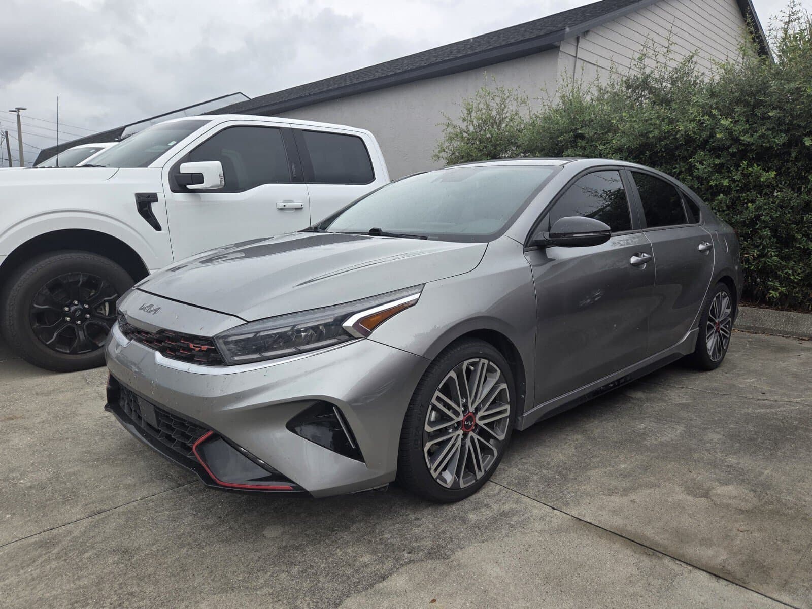 2022 Kia Forte GT — photo 1 of 3
