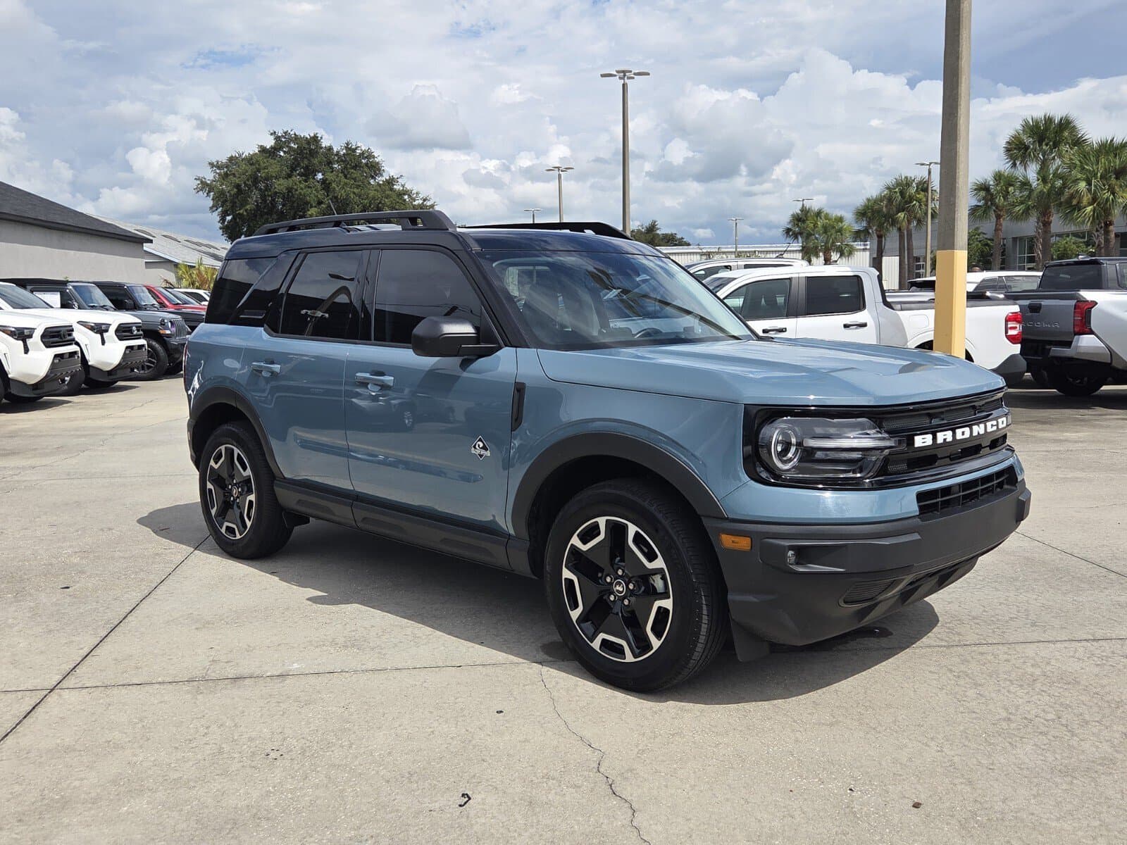 2023 Ford Bronco Sport Outer Banks — photo 1 of 27